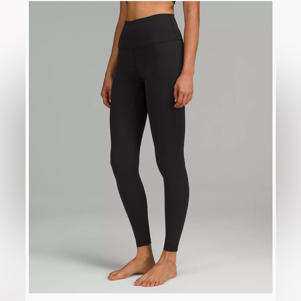 Black Lululemon Wunder Under Leggings - LIKE NEW